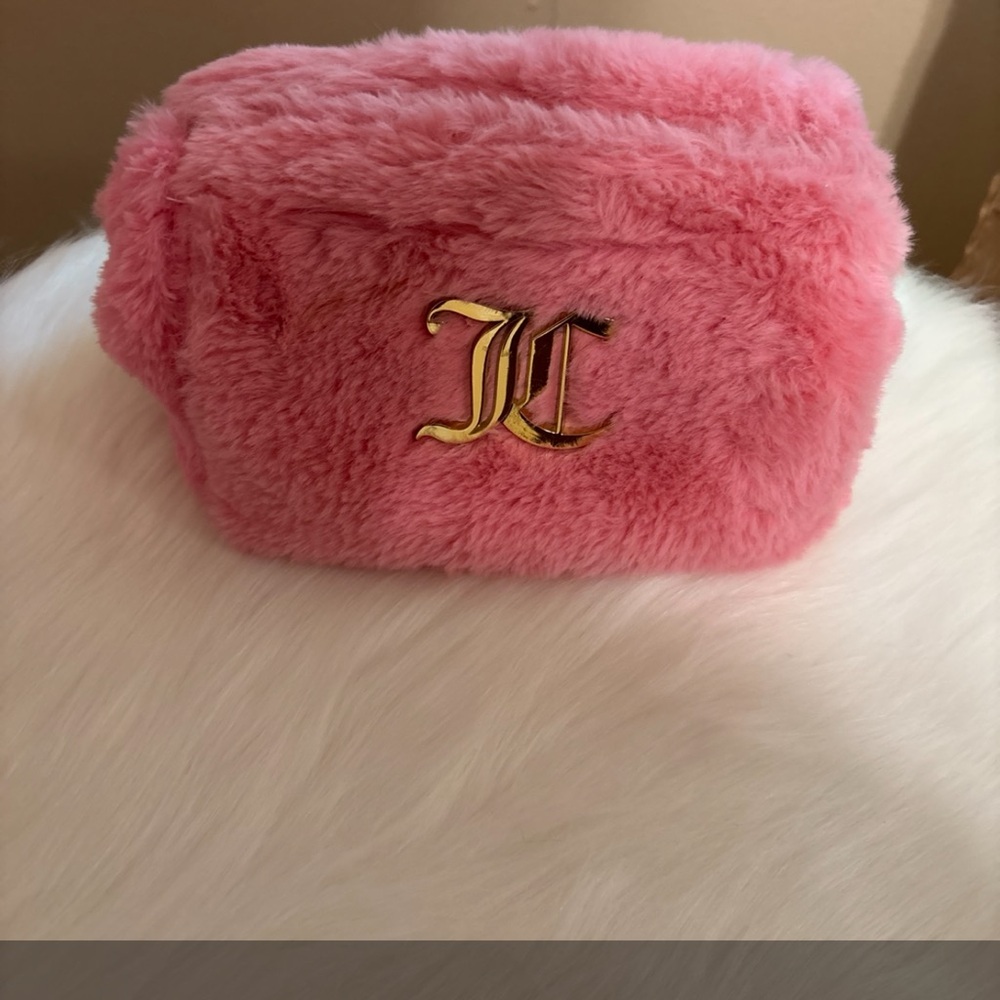 ‼️sold‼️Juicy Couture Pink Faux Fur Cosmetic Bag